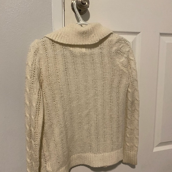 Hollister Sweater - Picture 3 of 4